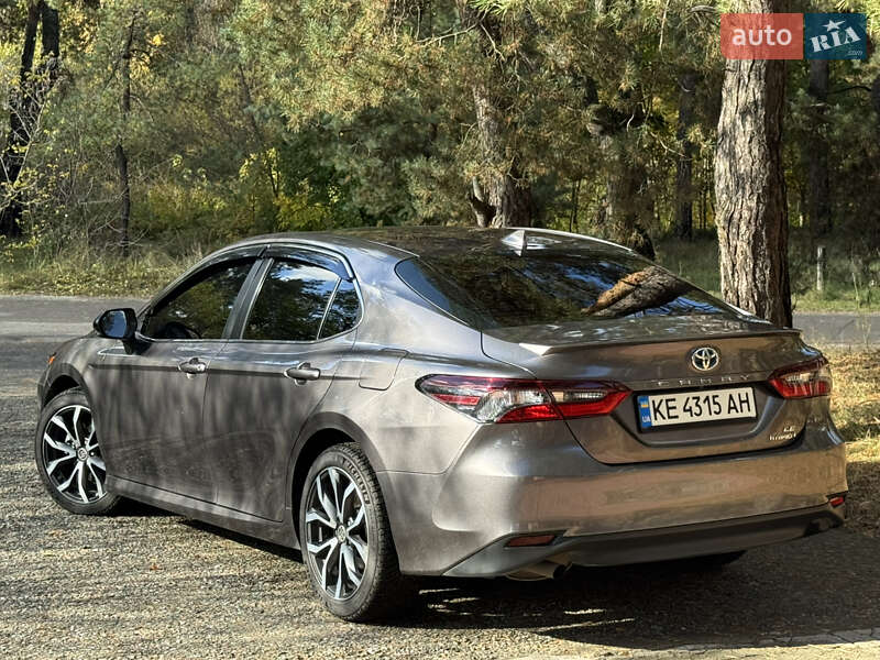 Седан Toyota Camry 2021 в Киеве