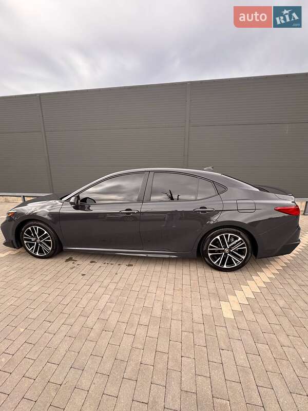 Седан Toyota Camry 2024 в Киеве
