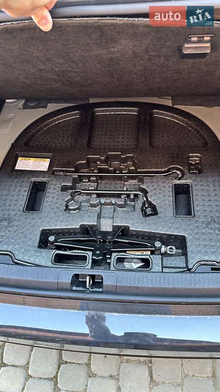 Седан Toyota Camry 2024 в Киеве