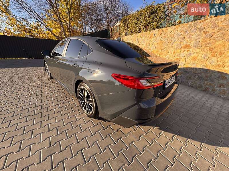 Седан Toyota Camry 2024 в Киеве