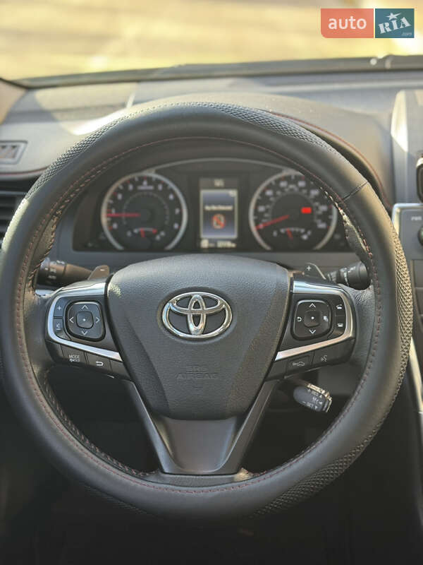 Седан Toyota Camry 2017 в Тернополе