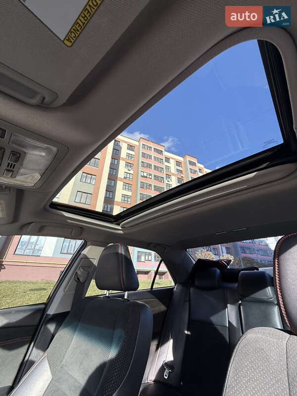 Седан Toyota Camry 2017 в Тернополе