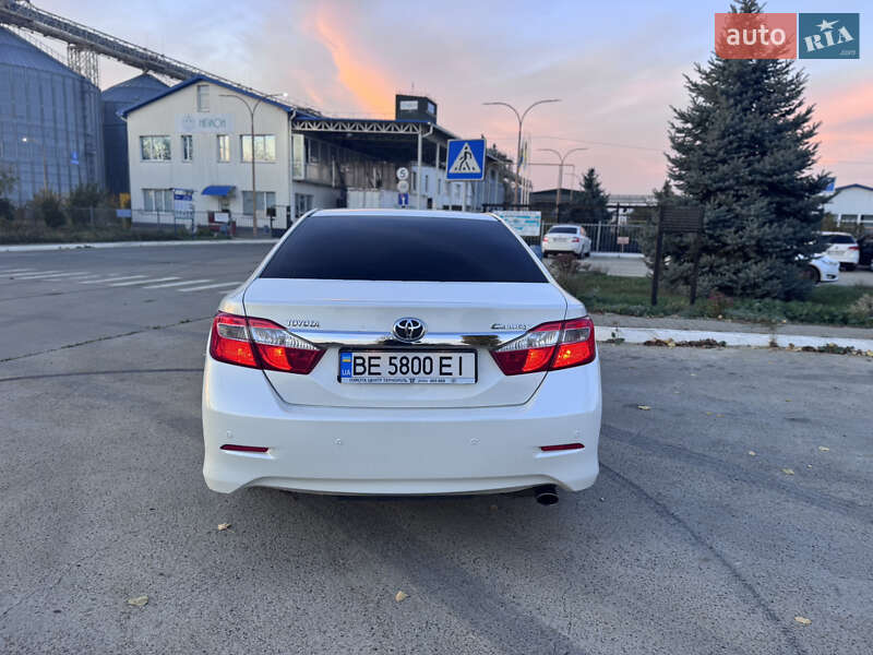 Седан Toyota Camry 2011 в Новой Одессе