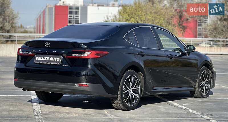 Седан Toyota Camry 2024 в Киеве