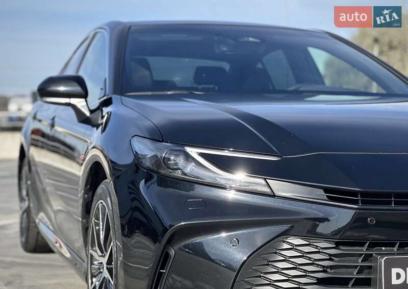 Седан Toyota Camry 2024 в Киеве