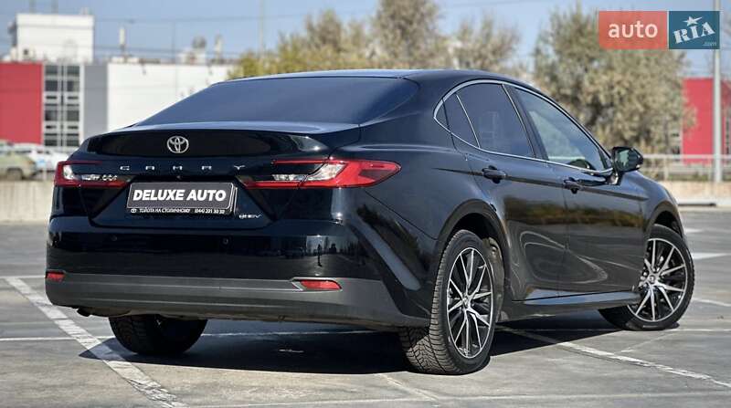 Седан Toyota Camry 2024 в Киеве