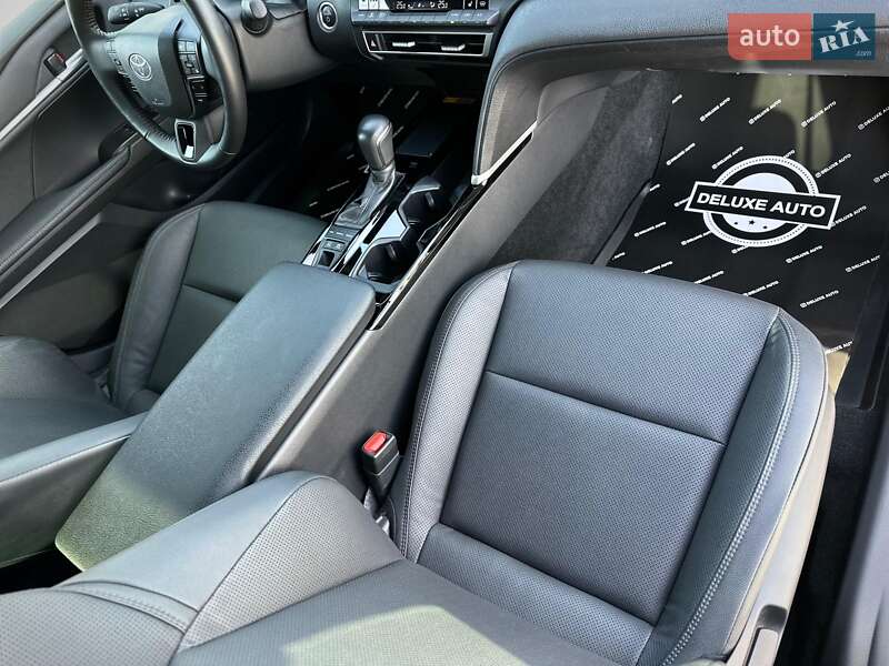 Седан Toyota Camry 2024 в Киеве