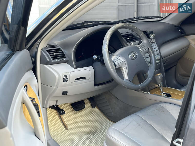Седан Toyota Camry 2007 в Киеве