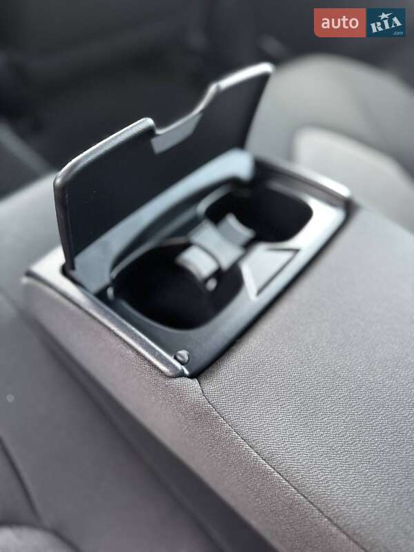 Седан Toyota Camry 2024 в Ровно фото 18 Седан Toyota Camry 2024 в Ровно