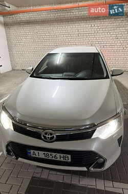 Седан Toyota Camry 2017 в Львове