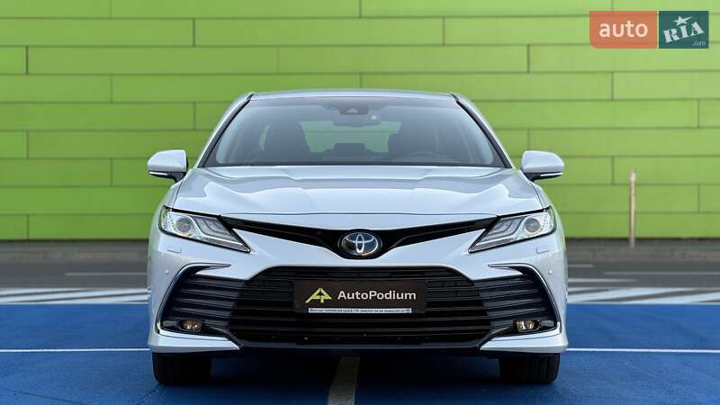 Седан Toyota Camry 2021 в Киеве