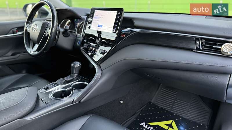 Седан Toyota Camry 2021 в Киеве