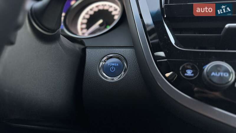 Седан Toyota Camry 2021 в Киеве