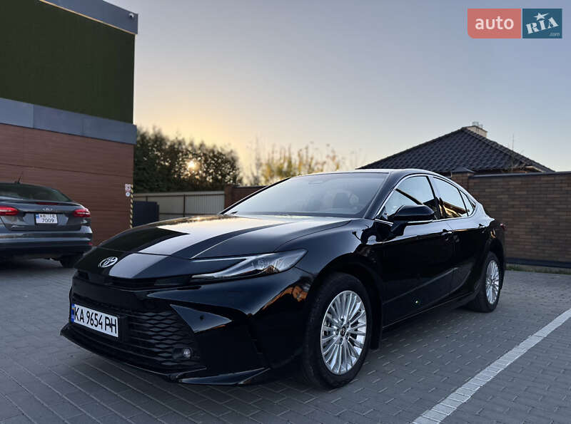 Седан Toyota Camry 2025 в Виннице фото Седан Toyota Camry 2025 в Виннице
