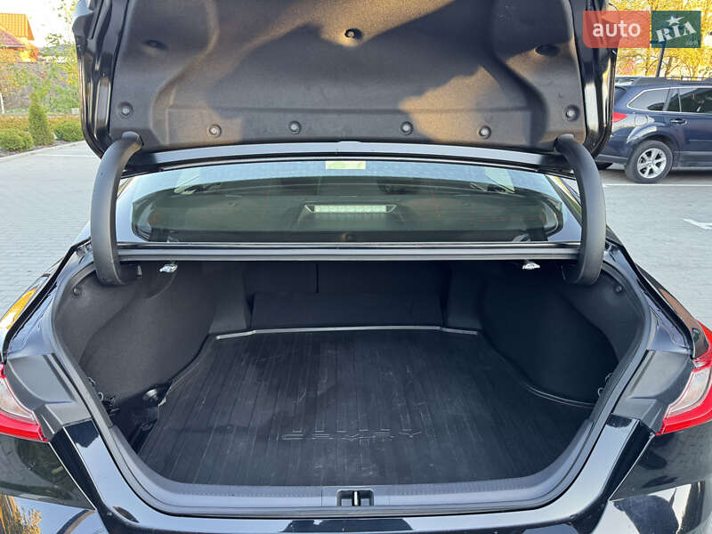 Седан Toyota Camry 2025 в Виннице фото 24 Седан Toyota Camry 2025 в Виннице