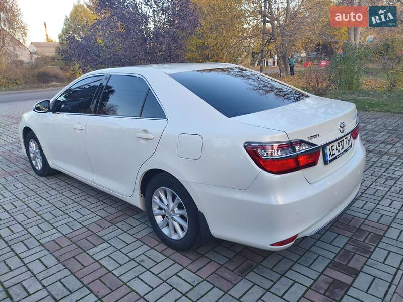 Седан Toyota Camry 2017 в Запорожье