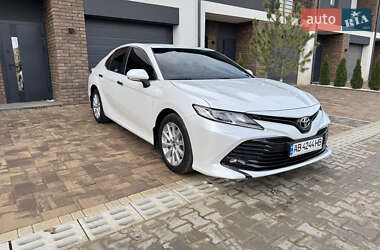 Седан Toyota Camry 2017 в Чернівцях