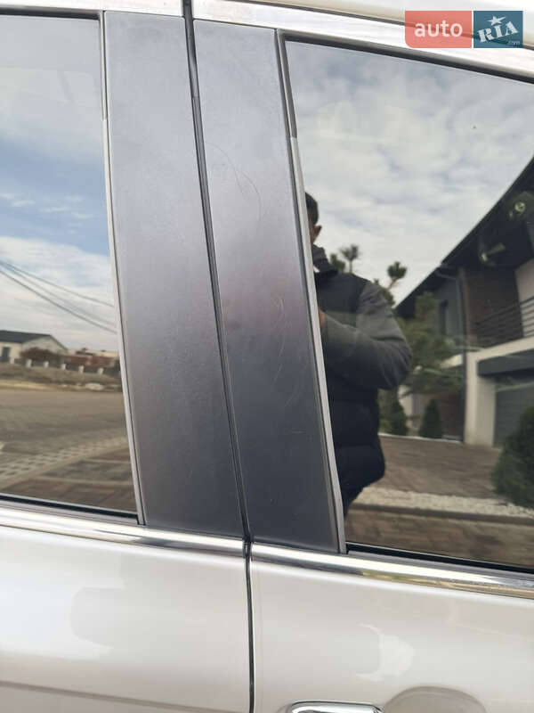 Седан Toyota Camry 2017 в Чернівцях