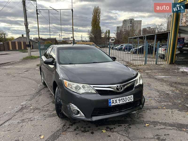 Toyota Camry 2012