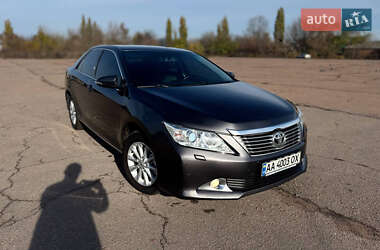 Седан Toyota Camry 2013 в Киеве