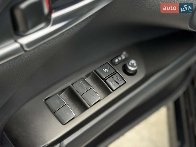 Седан Toyota Camry 2023 в Виннице