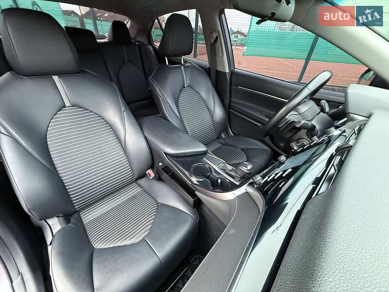 Седан Toyota Camry 2018 в Києві фото 20 Седан Toyota Camry 2018 в Києві