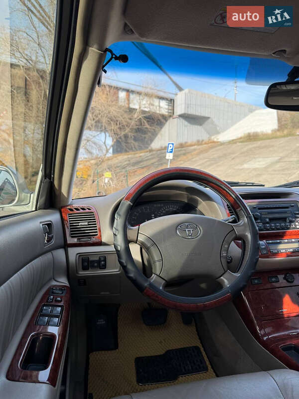 Седан Toyota Camry 2005 в Киеве