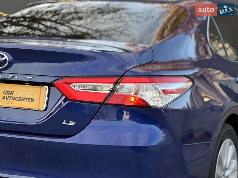 Седан Toyota Camry 2018 в Киеве