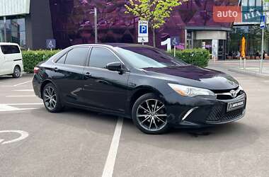 Седан Toyota Camry 2015 в Києві