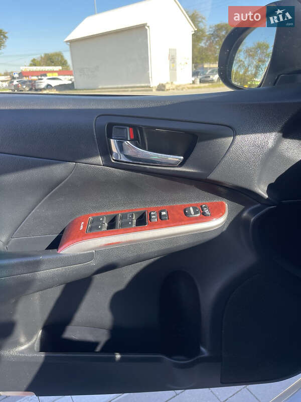 Седан Toyota Camry 2014 в Одессе