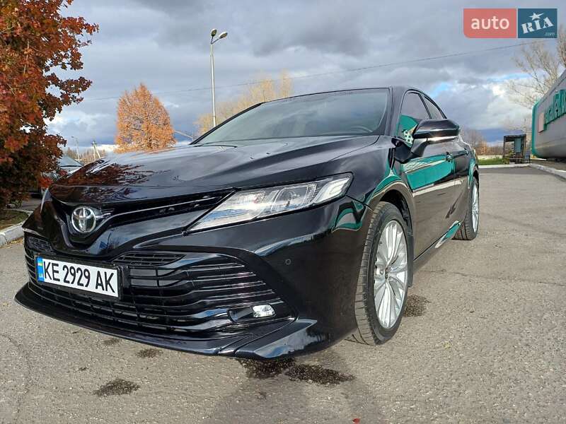 Седан Toyota Camry 2020 в Павлограде