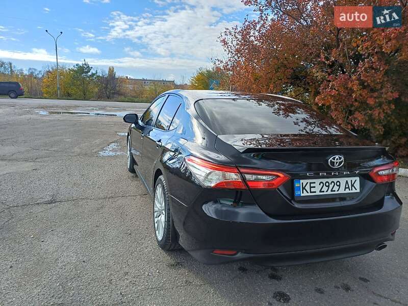 Седан Toyota Camry 2020 в Павлограде
