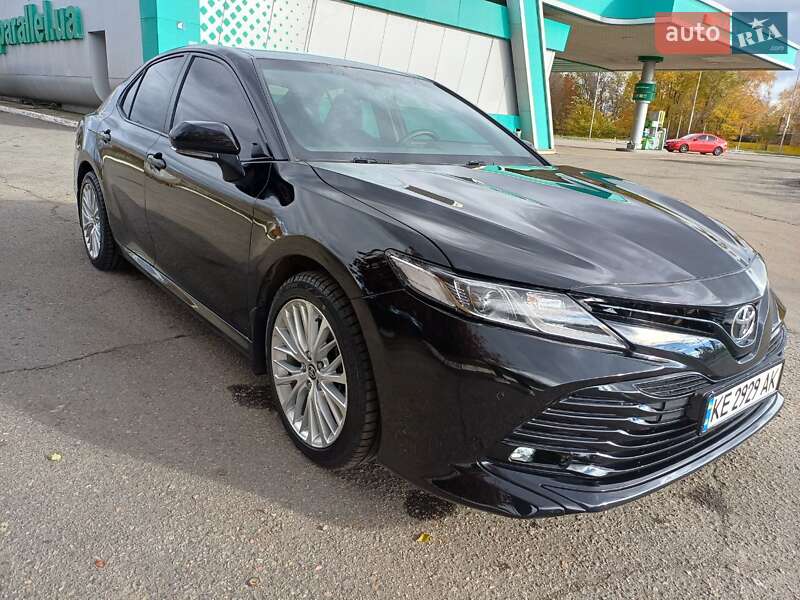 Седан Toyota Camry 2020 в Павлограде