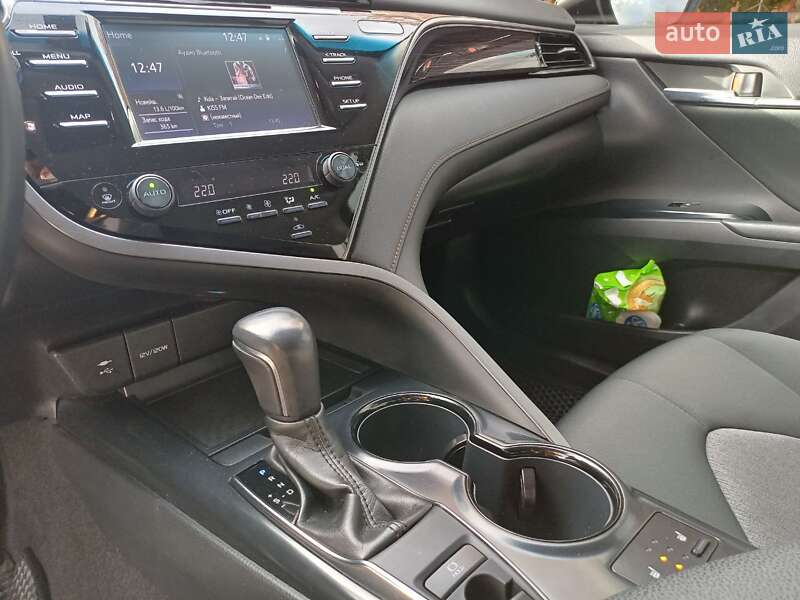 Седан Toyota Camry 2020 в Павлограде