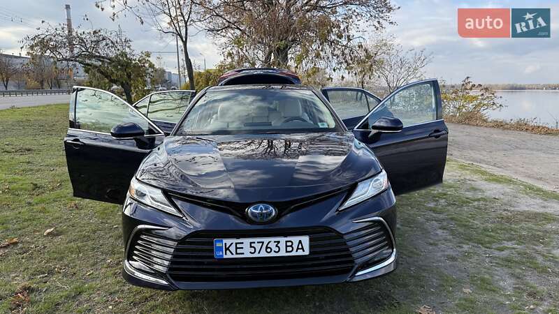 Седан Toyota Camry 2021 в Днепре