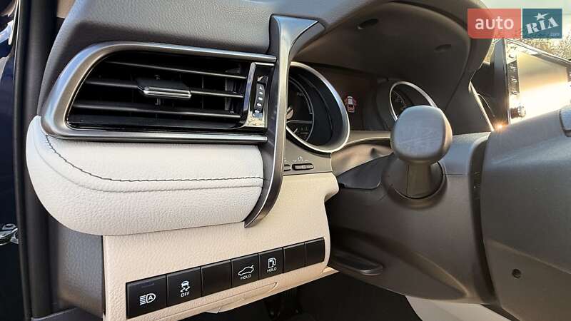 Седан Toyota Camry 2021 в Днепре