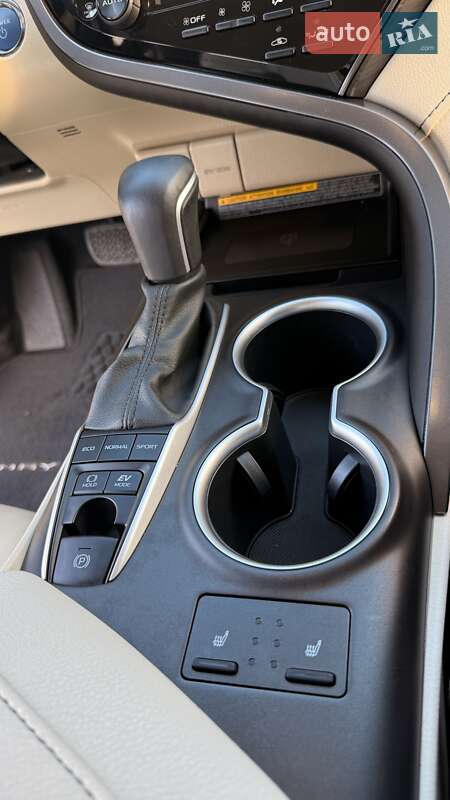 Седан Toyota Camry 2021 в Днепре