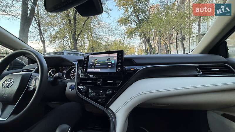 Седан Toyota Camry 2021 в Днепре