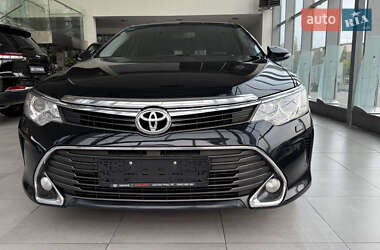 Седан Toyota Camry 2015 в Чернигове