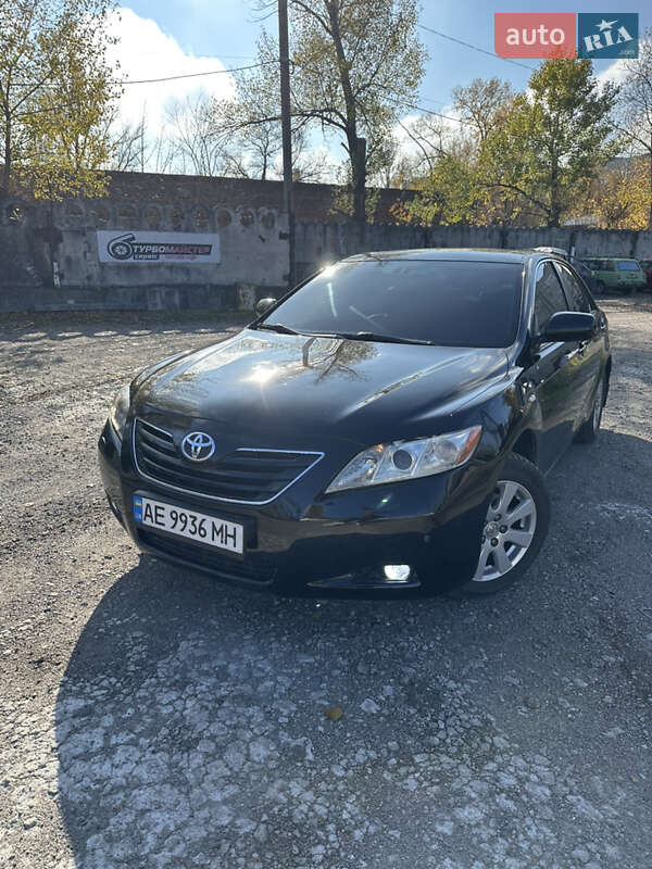 Седан Toyota Camry 2006 в Днепре