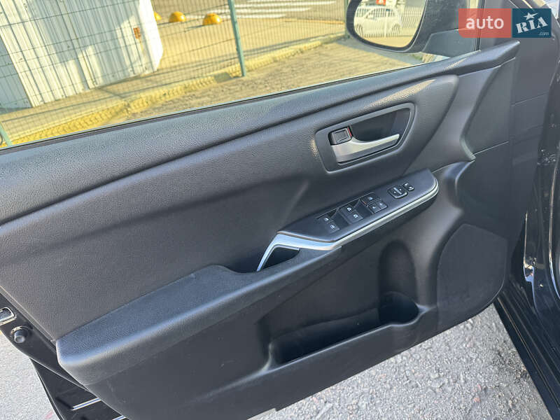 Седан Toyota Camry 2016 в Киеве фото 12 Седан Toyota Camry 2016 в Киеве