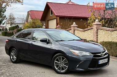 Седан Toyota Camry 2017 в Чернівцях