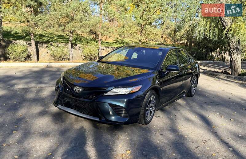 Седан Toyota Camry 2017 в Кременчуці