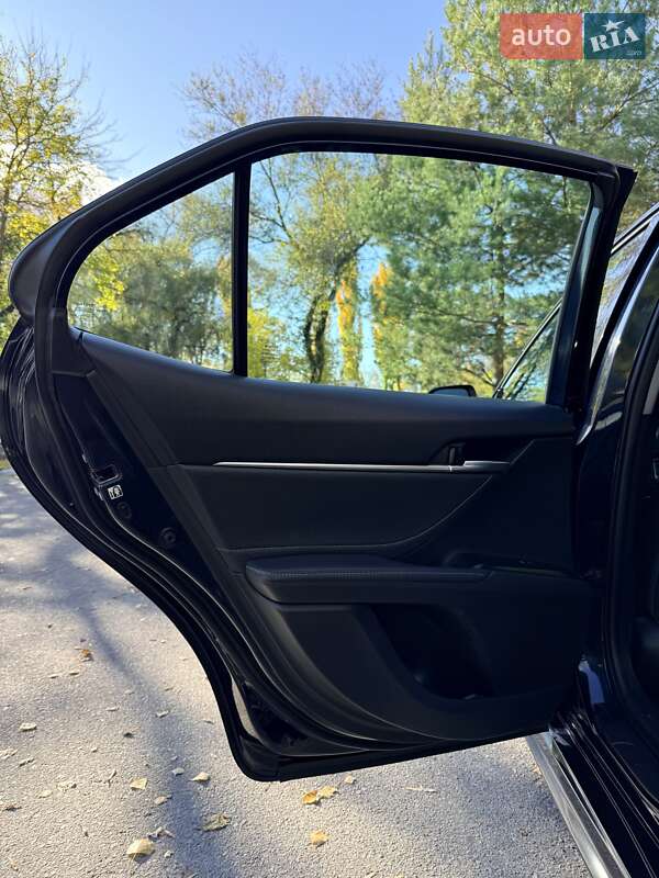 Седан Toyota Camry 2017 в Кременчуці