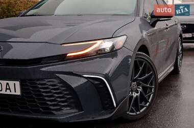 Седан Toyota Camry 2024 в Киеве