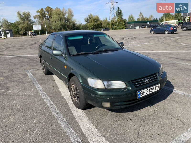 Седан Toyota Camry 1998 в Киеве фото Седан Toyota Camry 1998 в Киеве