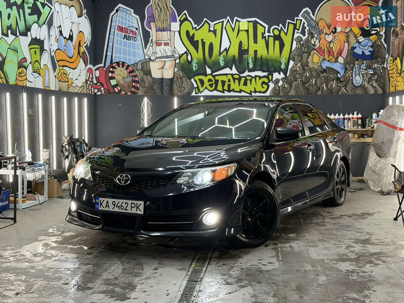 Седан Toyota Camry 2014 в Киеве фото 4 Седан Toyota Camry 2014 в Киеве