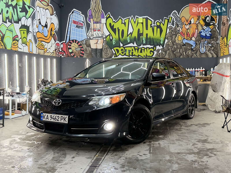 Седан Toyota Camry 2014 в Киеве фото 18 Седан Toyota Camry 2014 в Киеве