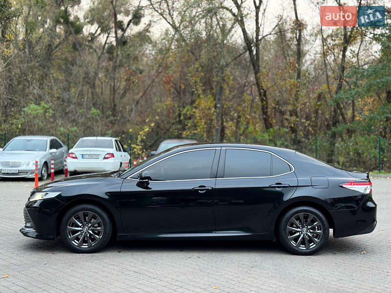 Седан Toyota Camry 2017 в Києві