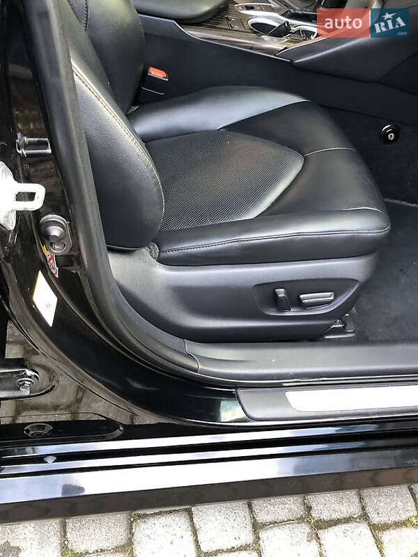 Седан Toyota Camry 2017 в Красном фото 15 Седан Toyota Camry 2017 в Красном